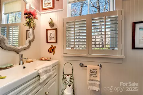 Bath - 1226 Monteith Branch Rd, Sylva, NC 28779 photo 1 of 4