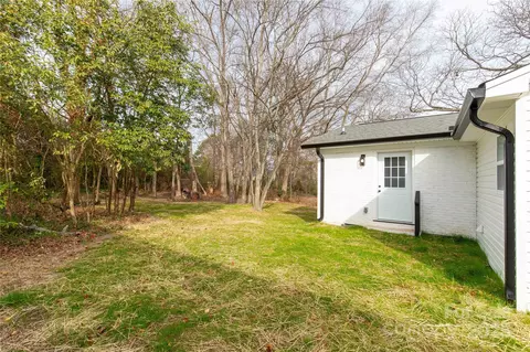 Exterior - 608 Rock St, Lancaster, SC 29720 photo 3 of 4