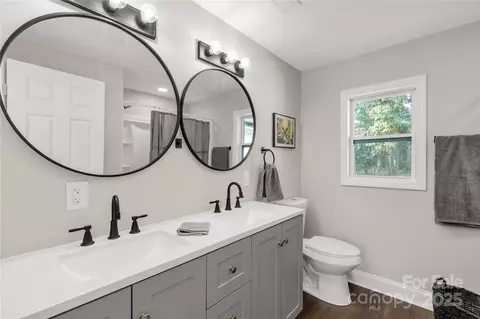 Bath - 608 Rock St, Lancaster, SC 29720 photo 2 of 2