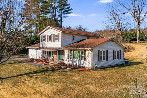 154 Harris St, Spruce Pine, NC 28777 photo 3