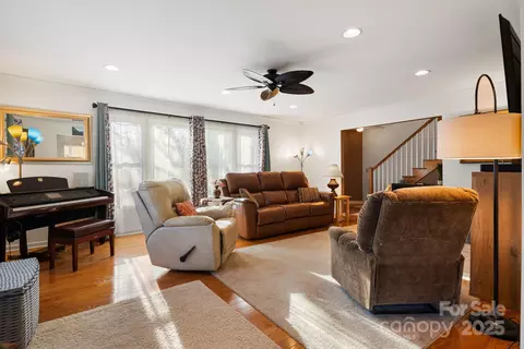 154 Harris St, Spruce Pine, NC 28777 photo 10