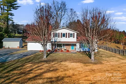 154 Harris St, Spruce Pine, NC 28777 photo 4