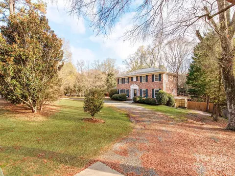 1311 Burtonwood Cir, Charlotte, NC 28212