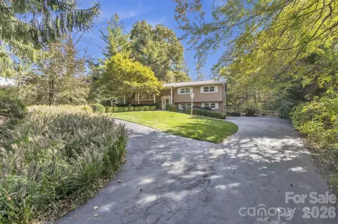 219 Raintree Dr, Hendersonville, NC 28791