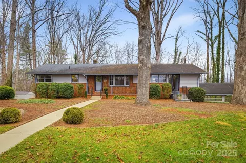 119 Crest Hill Dr, Morganton, NC 28655