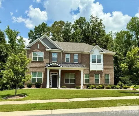 2044 Sweet William Dr, Harrisburg, NC 28075