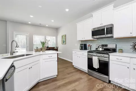 Kitchen - 5766 Soft Shell Dr, Lancaster, SC 29720 photo 3 of 4