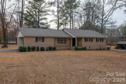 1401 Powderhorn Rd, Lancaster, SC 29720