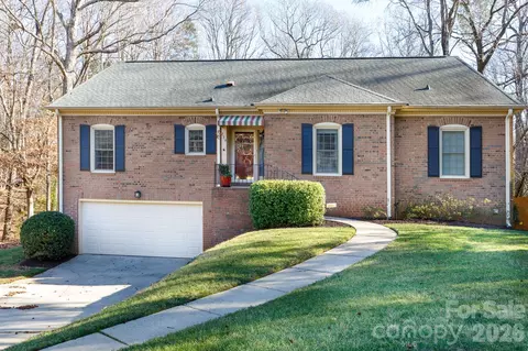 734 Charter Pl, Charlotte, NC 28211