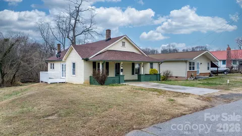 626 W Concord St, Morganton, NC 28655