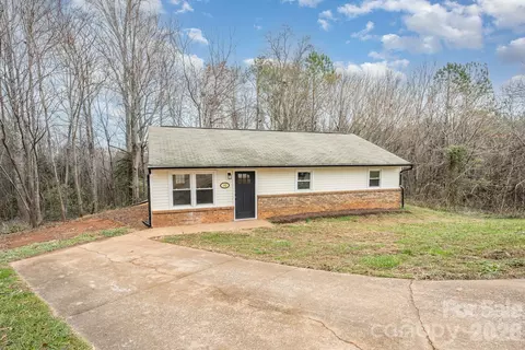 142 Winchester Dr, Ellenboro, NC 28040