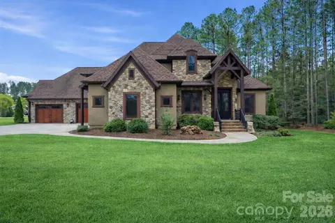 108 Washam Rd, Mooresville, NC 28117