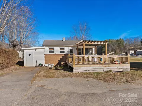 36 Lambert Ln, Canton, NC 28716