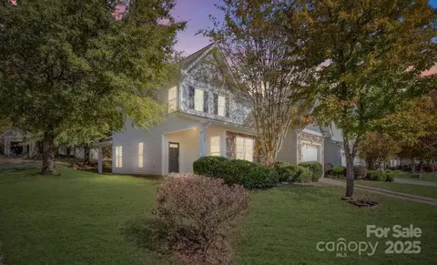9503 Long Hill Dr, Charlotte, NC 28214