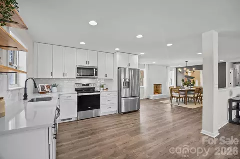 304 E 2nd St, Oakboro, NC 28129