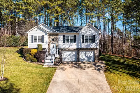 4984 Addison Ln, Hickory, NC 28601