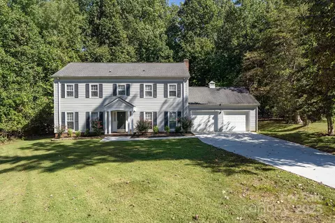 7048 Cheyenne Dr, Charlotte, NC 28262