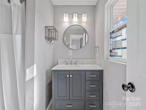 Bath - 435 Thermal View Dr, Tryon, NC 28782 photo 1 of 3