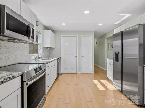 Kitchen - 435 Thermal View Dr, Tryon, NC 28782 photo 1 of 4