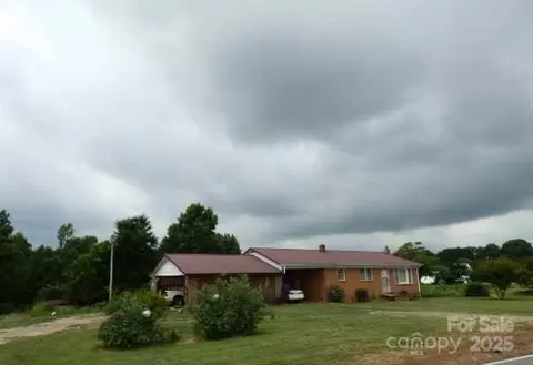 946 Shoal Rd, Lincolnton, NC 28092