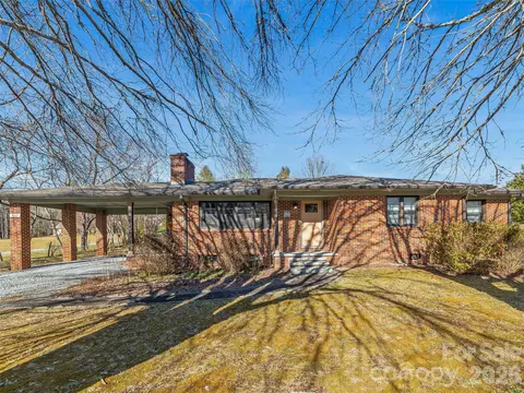 3869 Crab Creek Rd, Penrose, NC 28766