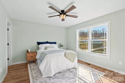 Bedroom - 56 White Oak Pl, Mars Hill, NC 28754 photo 2 of 3