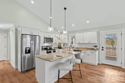 Kitchen - 56 White Oak Pl, Mars Hill, NC 28754 photo 2 of 3
