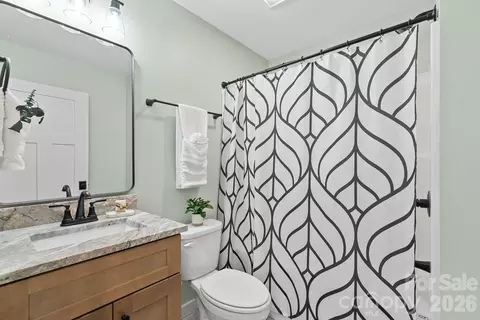 Bath - 56 White Oak Pl, Mars Hill, NC 28754 photo 3 of 3