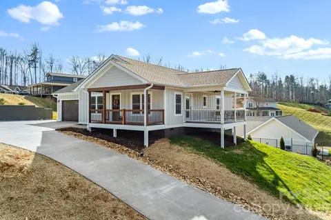56 White Oak Pl, Mars Hill, NC 28754