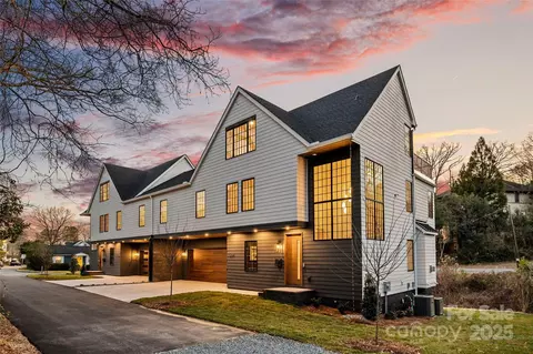 1607 Tippah Park Ct, Charlotte, NC 28205