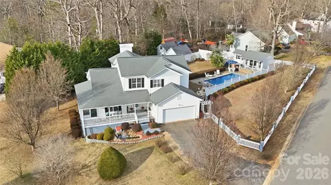 130 Greenwich Dr, Statesville, NC 28677