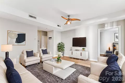 718 W Trade 302 St #302, Charlotte, NC 28202