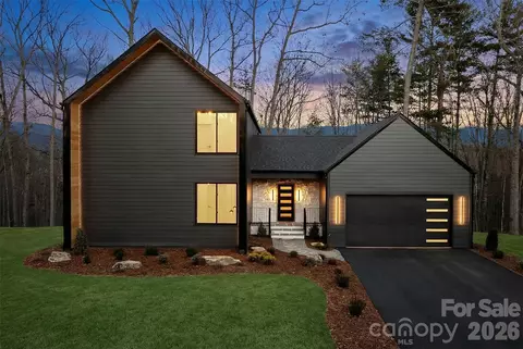 643 Settlers Trl, Mars Hill, NC 28754