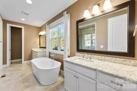 Bath - 6065 Chimney Bluff Rd, Lancaster, SC 29720 photo 1 of 5