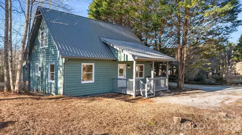 15 Glory Rd, Franklin, NC 28734