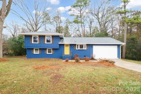 8928 Singingpine Rd, Charlotte, NC 28214