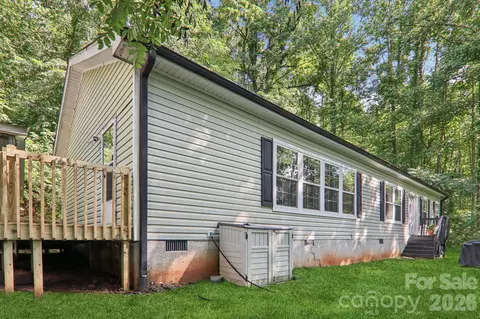 342 Hookers Gap Rd, Candler, NC 28715