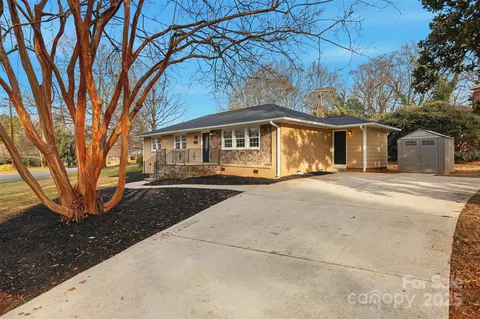 4937 Vincent Ln, Charlotte, NC 28210