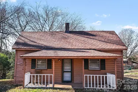 605 Kings Mountain St, Clover, SC 29710