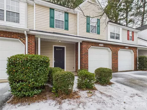 2056 University Heights Ln, Charlotte, NC 28213