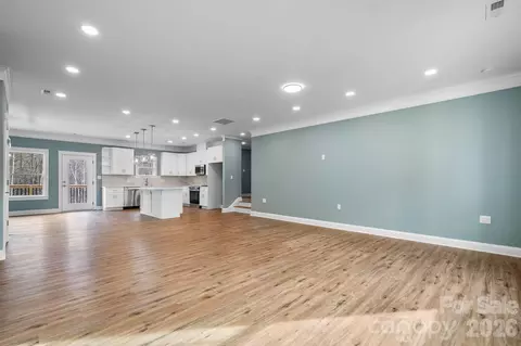 Living - 138 Cascades Dr, Hickory, NC 28601 photo 2 of 3