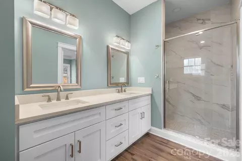 Bath - 138 Cascades Dr, Hickory, NC 28601 photo 1 of 1