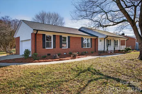 325 Log Barn Rd, Salisbury, NC 28146