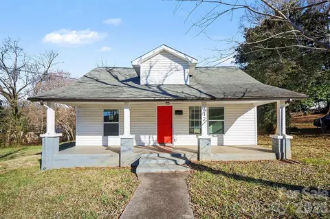 612 E St, Newton, NC 28658