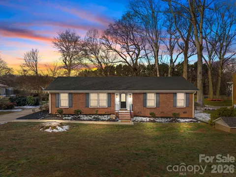 2431 Fox Hollow Rd, Mint Hill, NC 28227