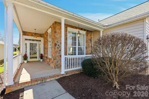 2320 Jade Ln, Fort Mill, SC 29708 photo 2