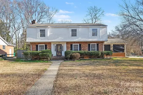 6035 Idlebrook Dr, Charlotte, NC 28212