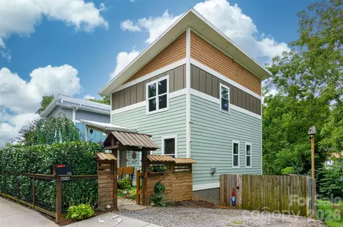 141 State St, Asheville, NC 28806