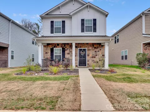 300 Cedar Knoll Cir, Pineville, NC 28134