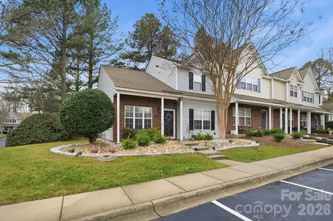 8376 Rudolph Rd, Charlotte, NC 28216